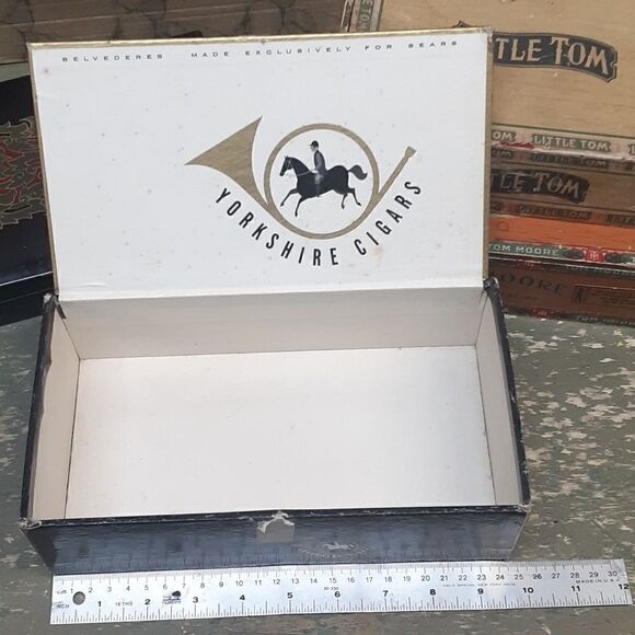 4 pc set of Vintage cigar boxes including Little Tom, Tom Moore, Yorkshire, etc. - Picture 3 of 9